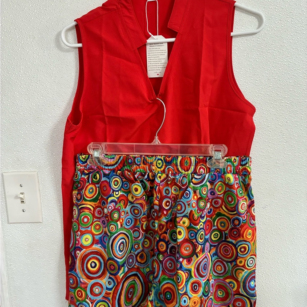 2 piece Sleeveless Top with Multicolor Circular Print Shorts NWT size L
